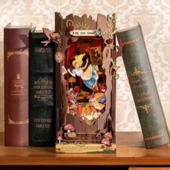 Book Nook Holzbausatz – Fall ins Wunderland
