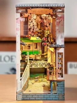 Book Nook Holzbausatz – Sakura Densya