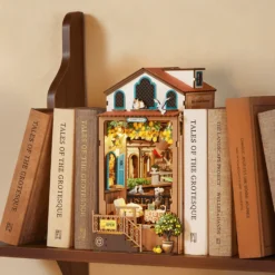 Book Nook Sunset Isle, Bausatz mit Küstenstadt und zwei Lichtstimmungen