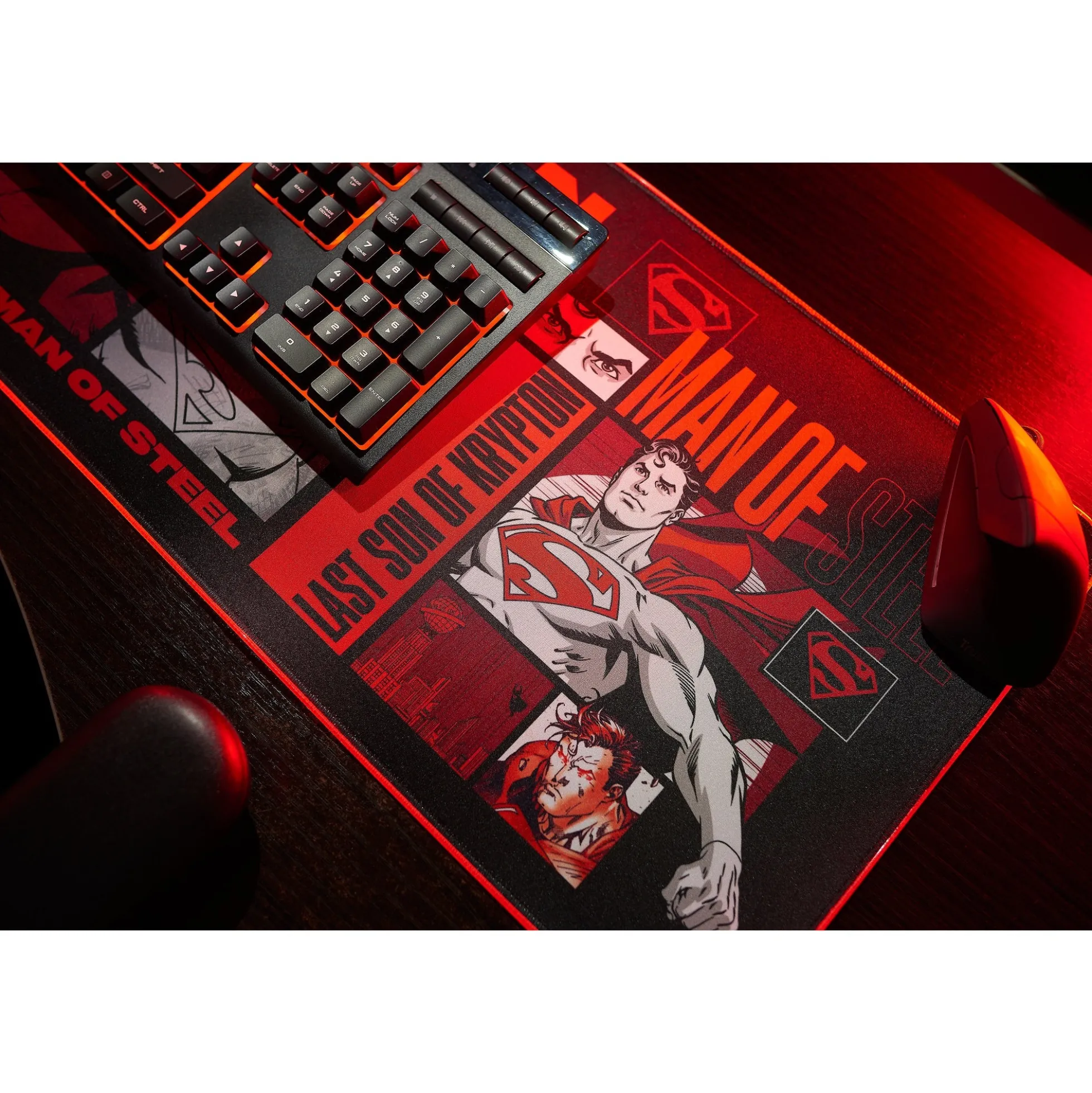 DC Comics Superman XL Gamer-Mauspad mit Kontaktlosem Ladegerät