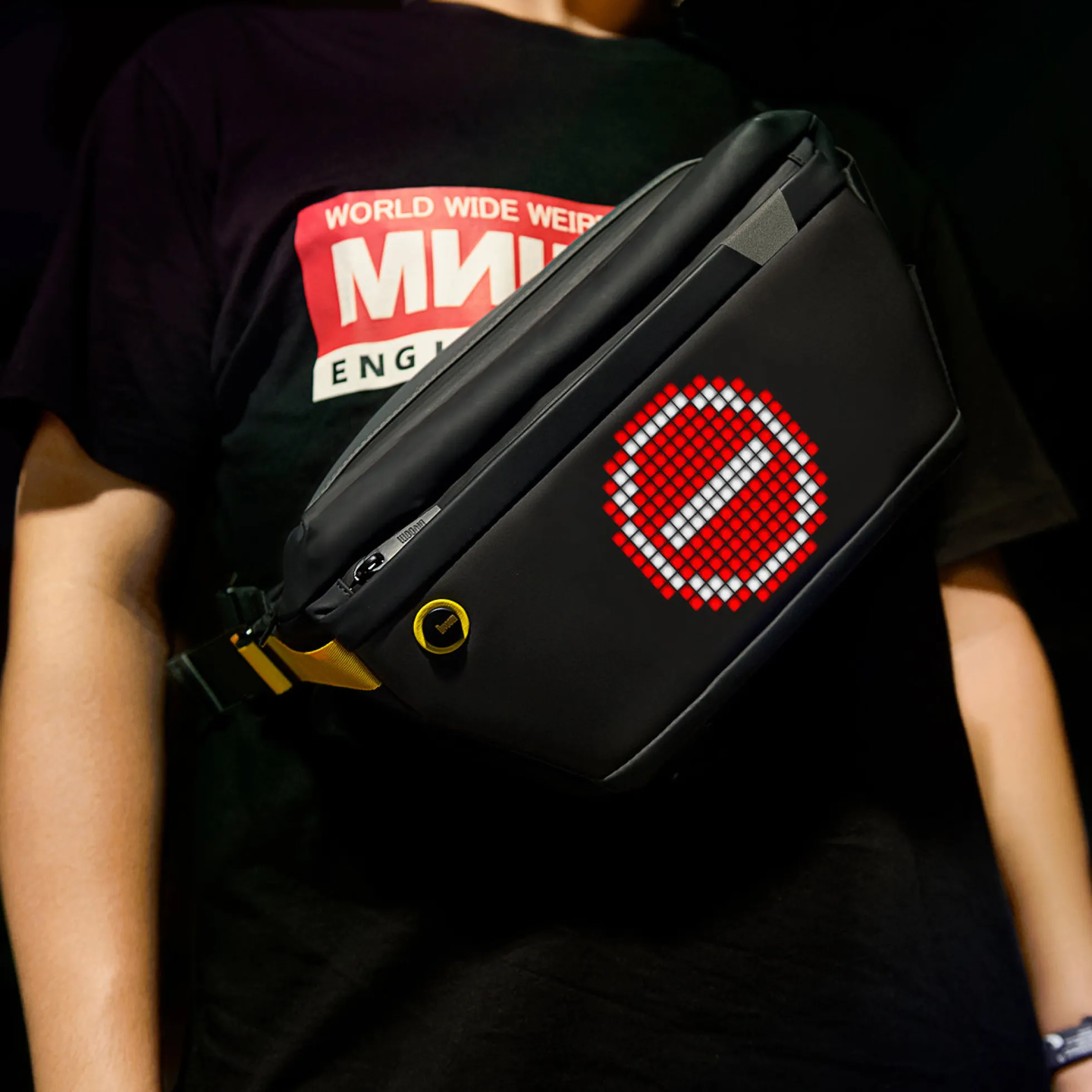 Divoom Pixoo Sling Bag - Schultertasche mit Pixeldisplay