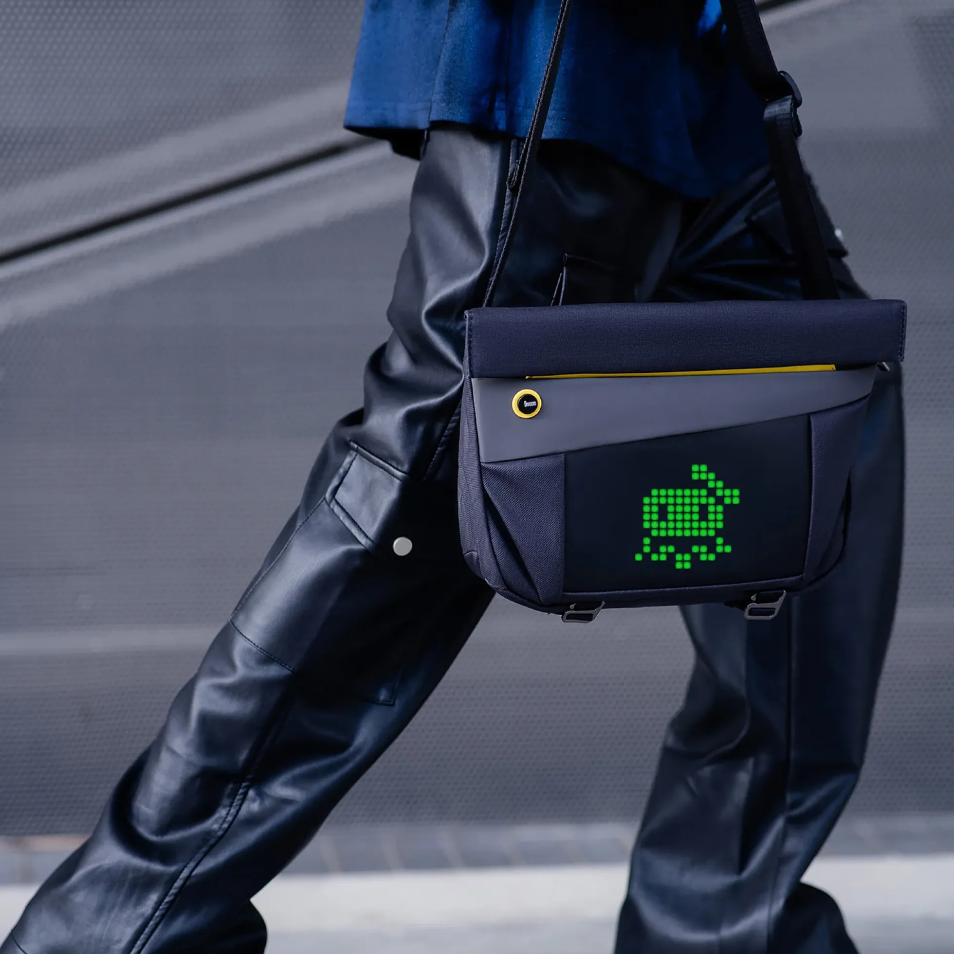 Divoom Pixoo Slingbag V Umhängetasche mit Pixel Display
