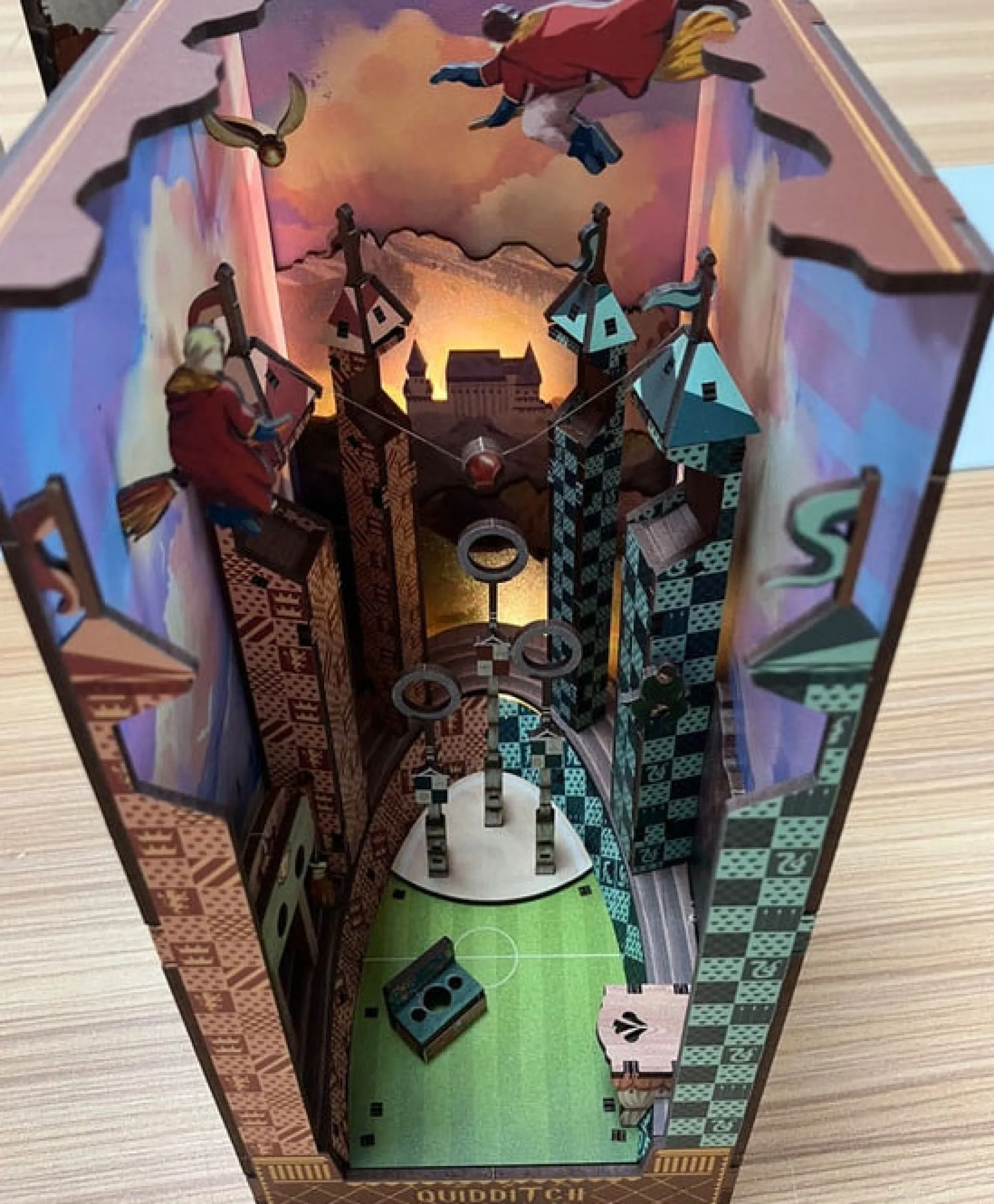 Harry Potter Book Nook Quidditch-Feld
