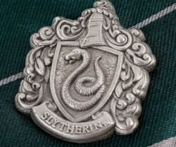 Harry Potter Slytherin Krawatte mit Hauswappen-Pin