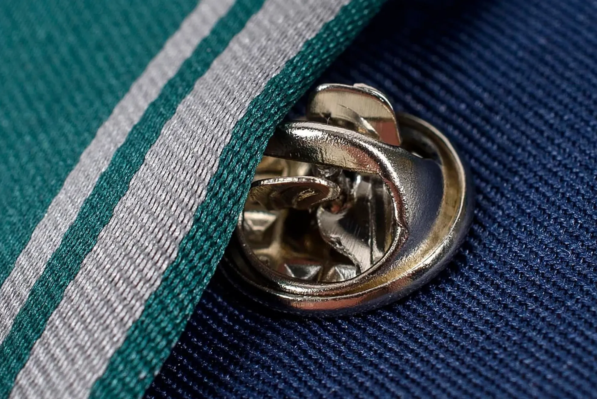 Harry Potter Slytherin Krawatte mit Hauswappen-Pin
