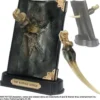 Harry Potter Tom Riddles Tagebuch mit Basiliskenzahn als Skulptur
