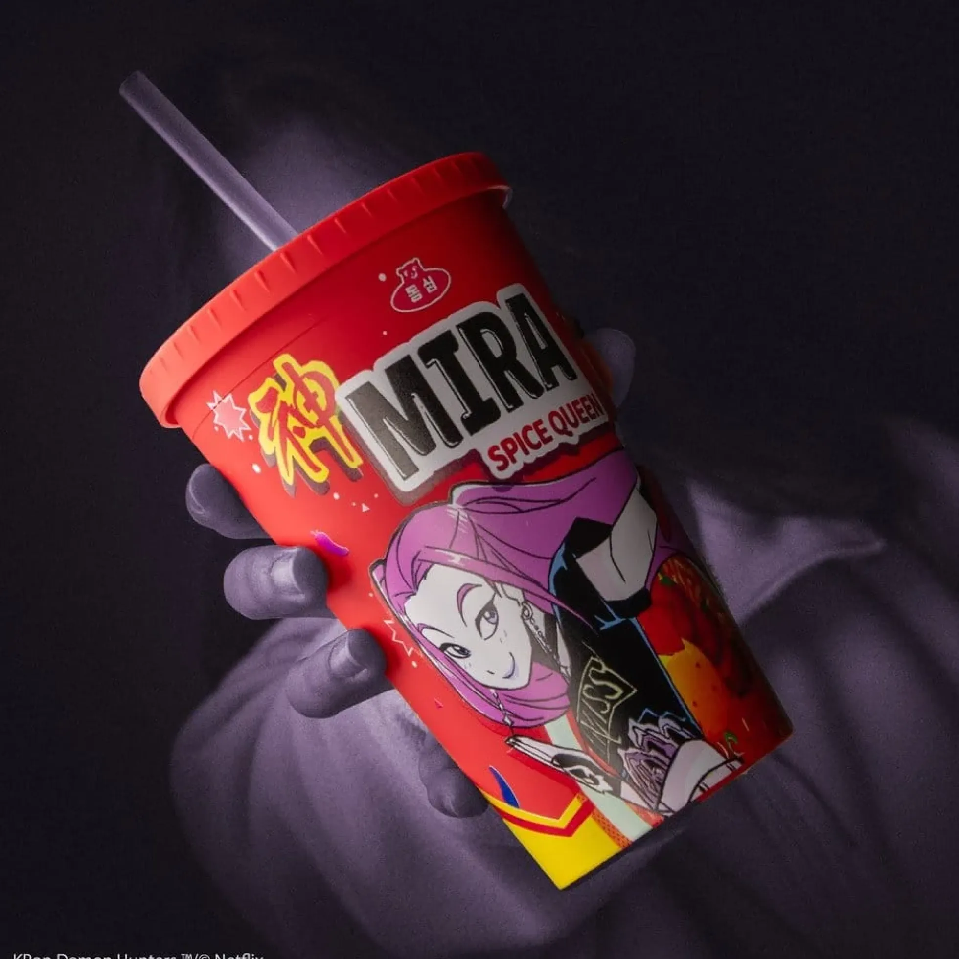 KPop Demon Hunters Becher mit Deckel und Trinkhalm