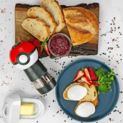 Pokémon Pokéball Elektrische Salz- und Pfeffermühle
