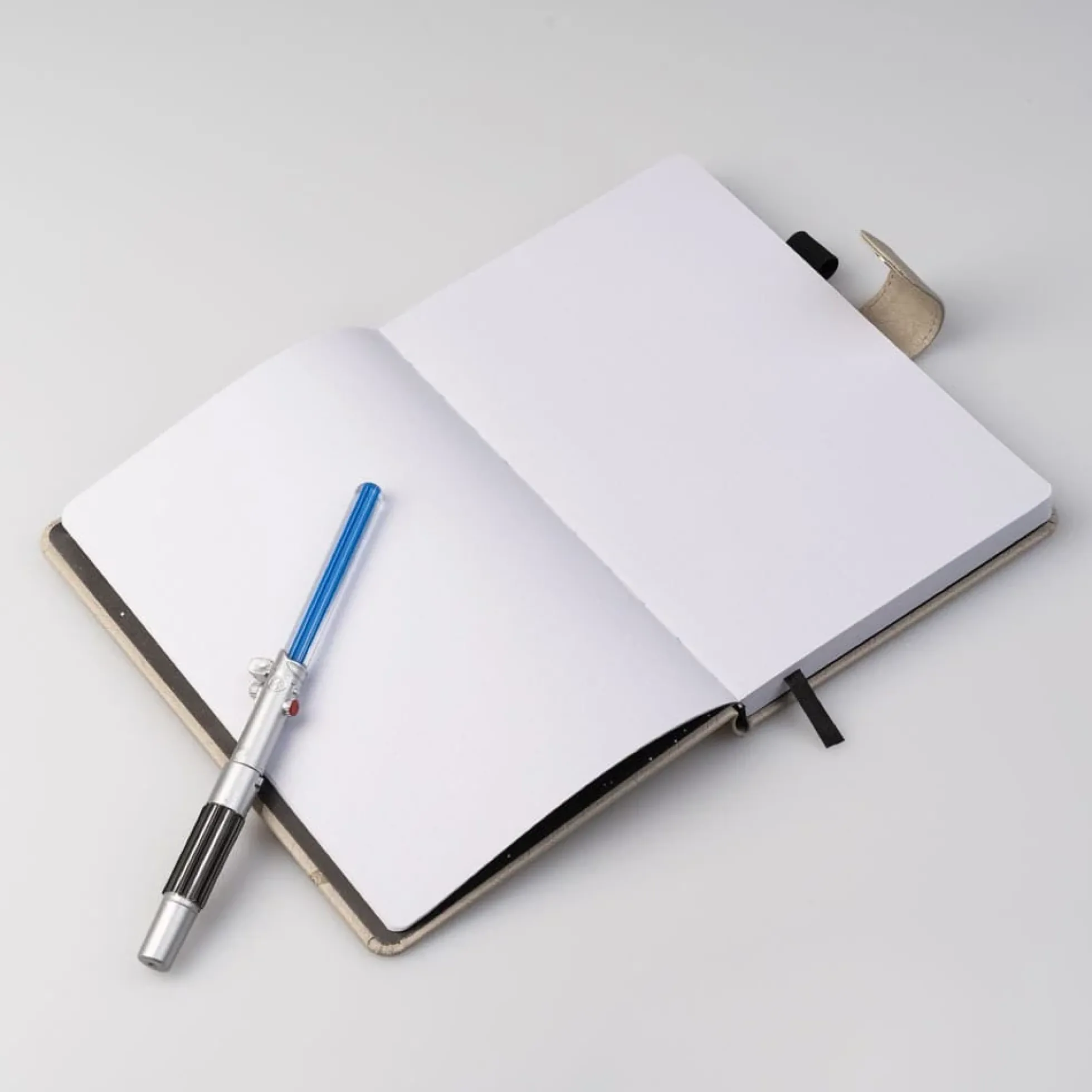Star Wars Premium-Notizbuch A5 mit Lichtschwert-Stift
